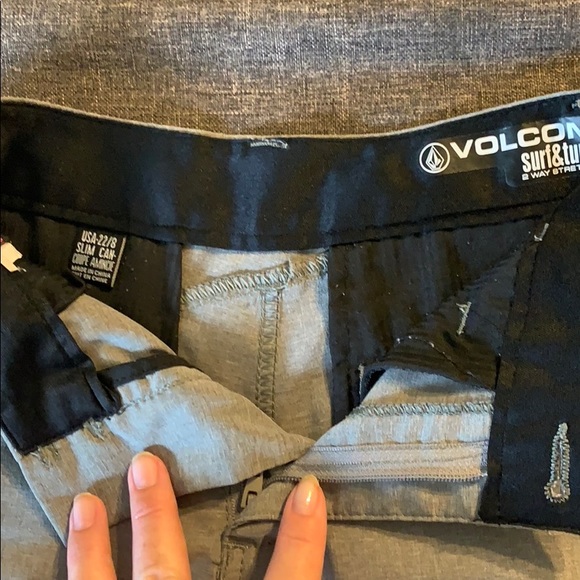 Volcom Shorts - Picture 2 of 3